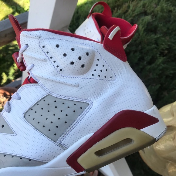 AIR JORDAN 6 RETRO "ALTERNATE" in a RED & WHITE - Picture 3 of 8